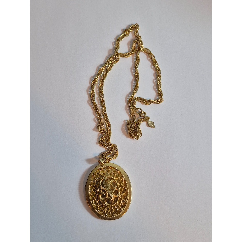 Vintage Sarah Coventry Womens Gold Tone 24" Chain & 2" Locket
